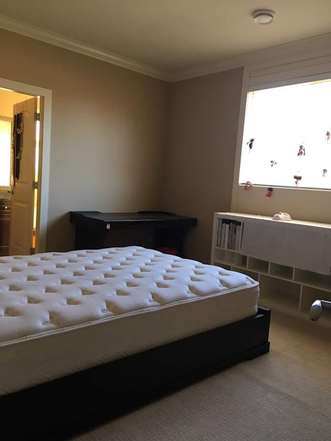 TING TING WU's room