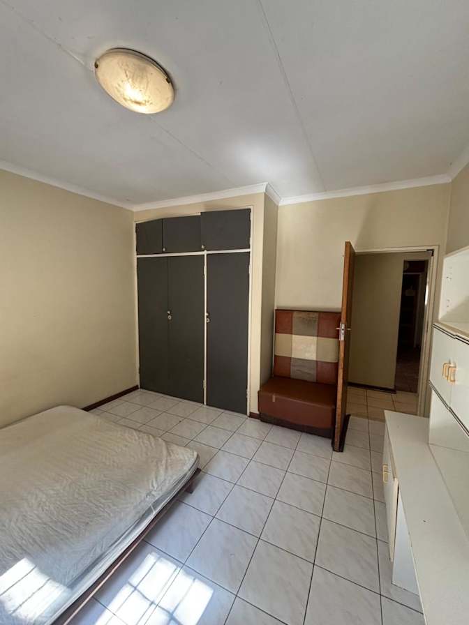 Julien Hanna's room