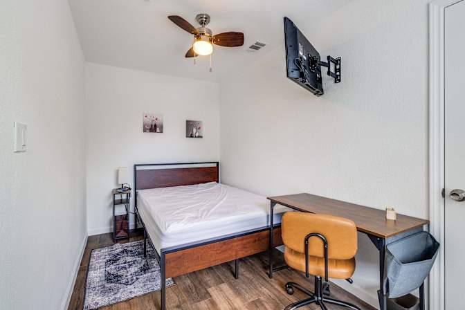 PadSplit's room