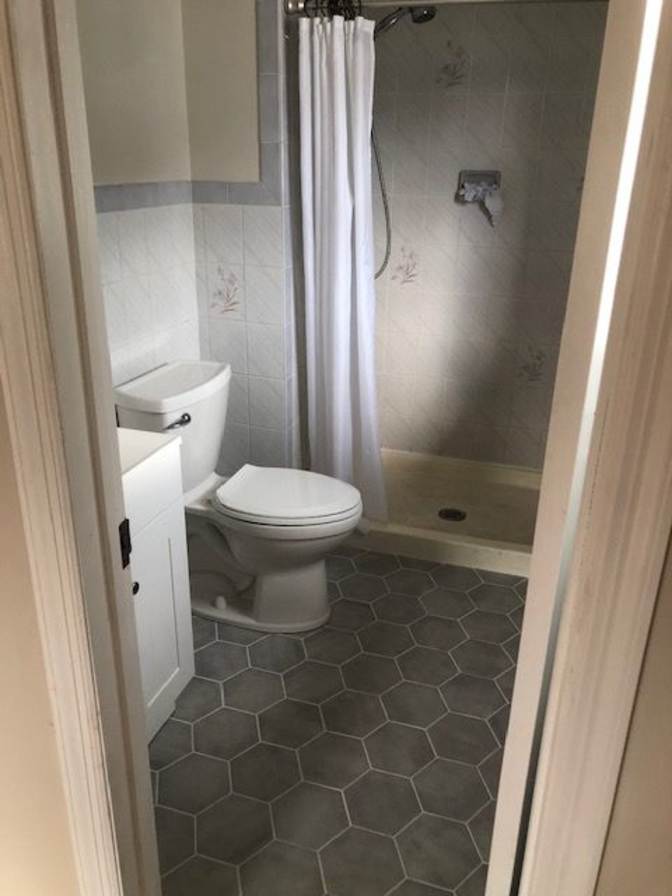 East Rutherford Apt Share's room