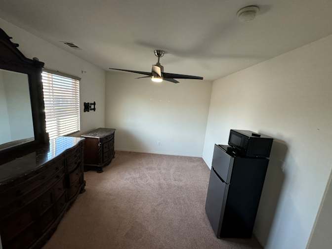 Tom & Vanesa's room