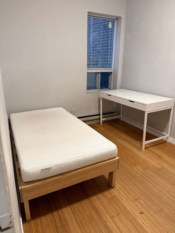 Alexis Zambrano's room