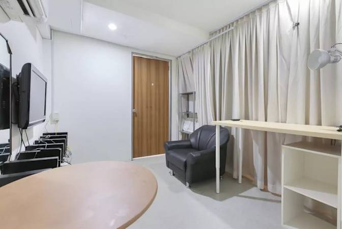Roomy's room