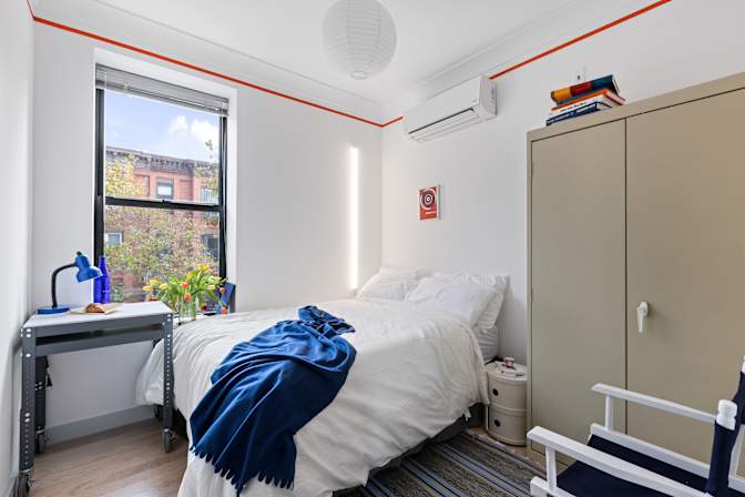 Liza's room