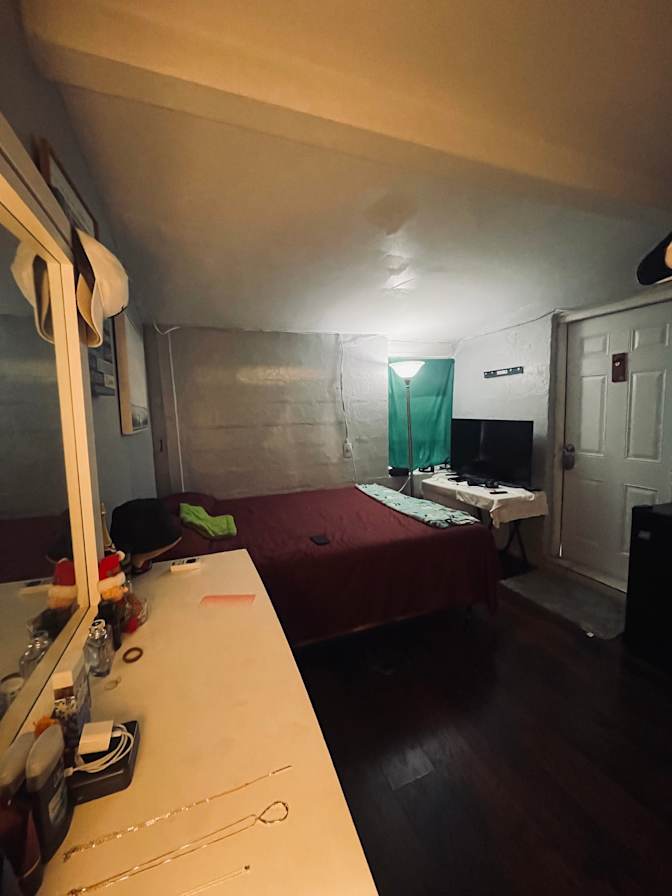Pau's room