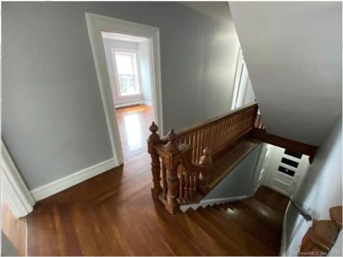 CAROLINE's room