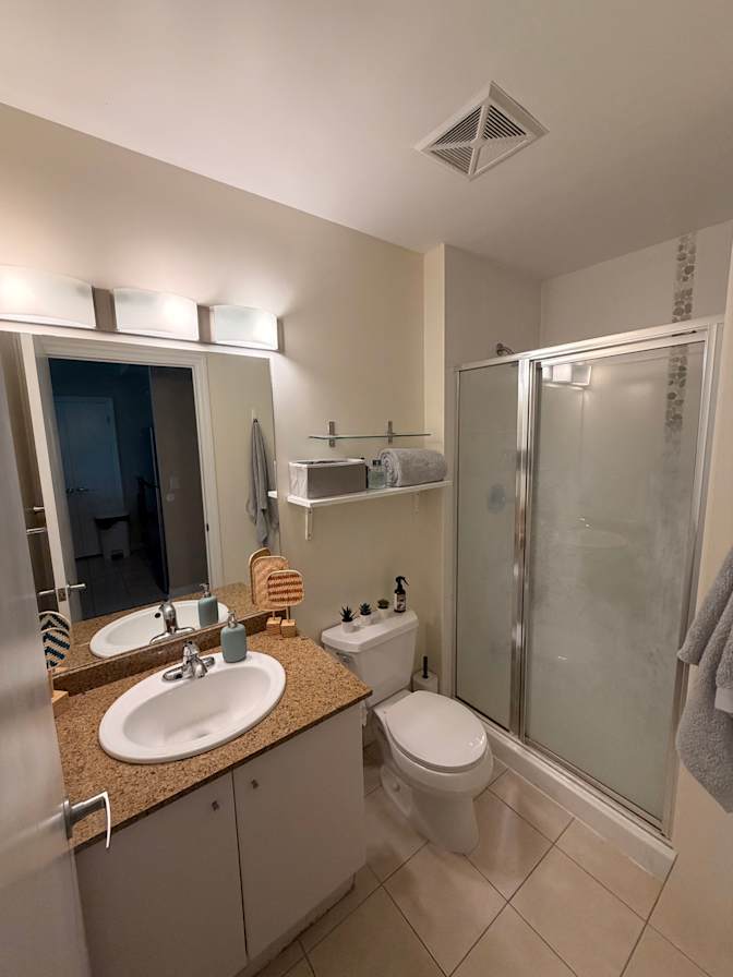 Felipe Mescia Ferrari's room