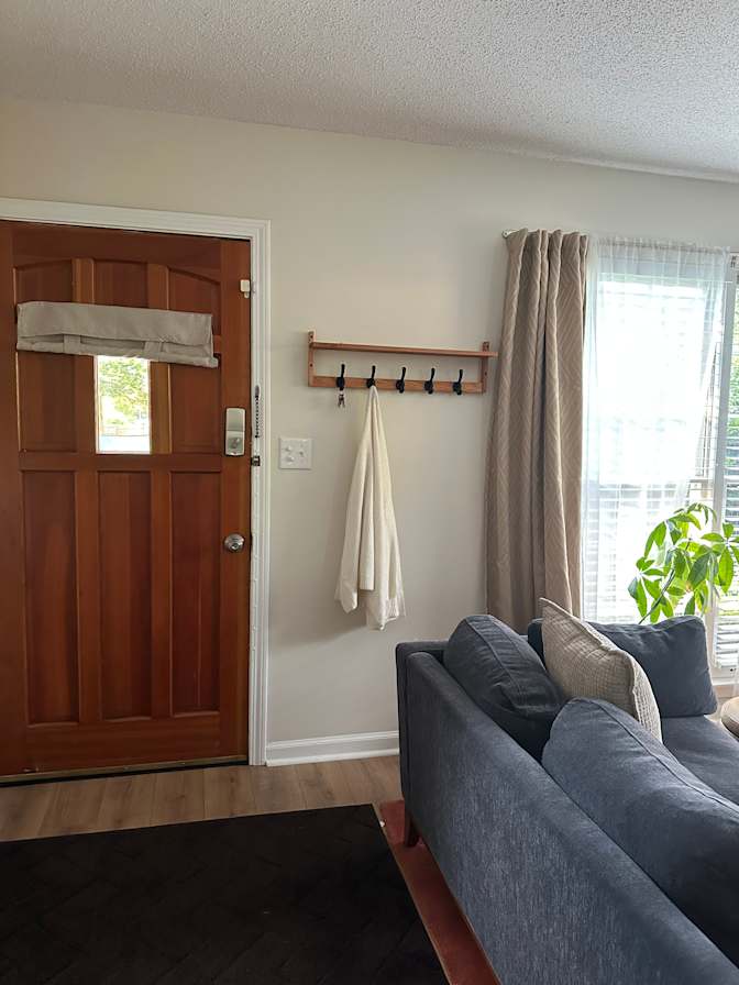 Dee's room