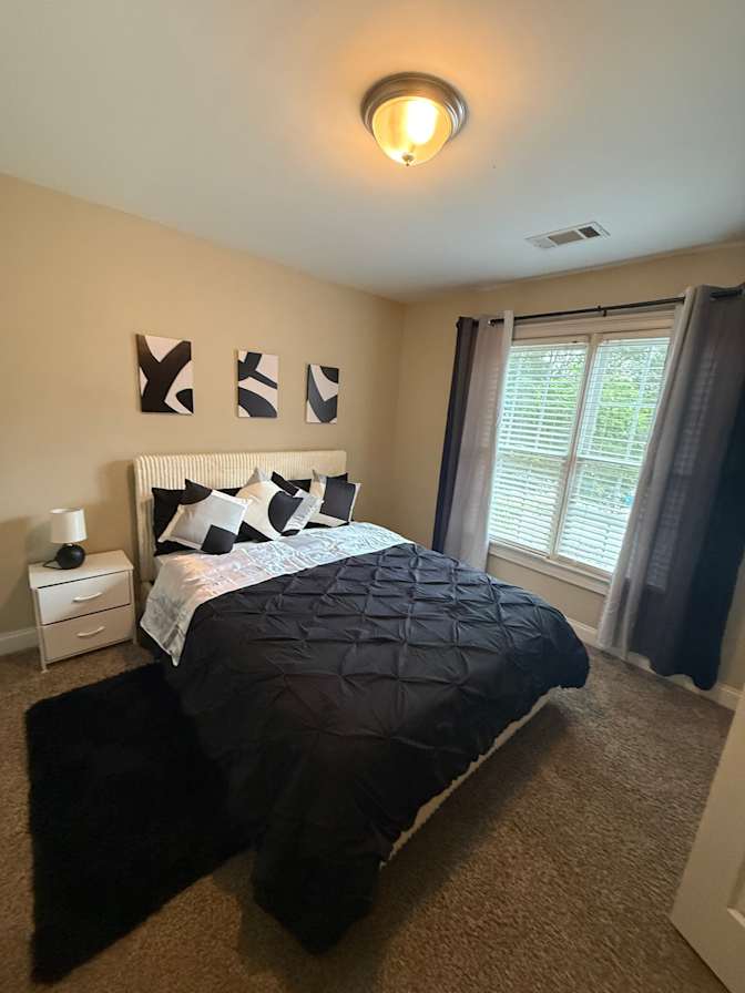 Amoya's room