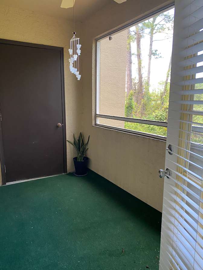 Dee's room