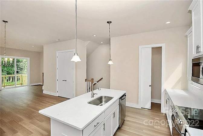 Alcove Rooms's room