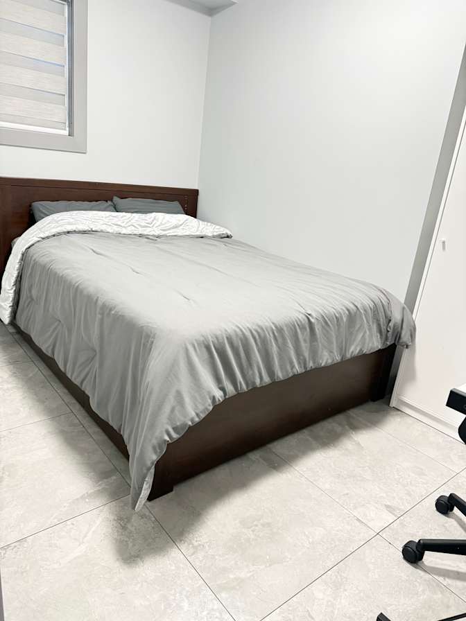 Linni's room