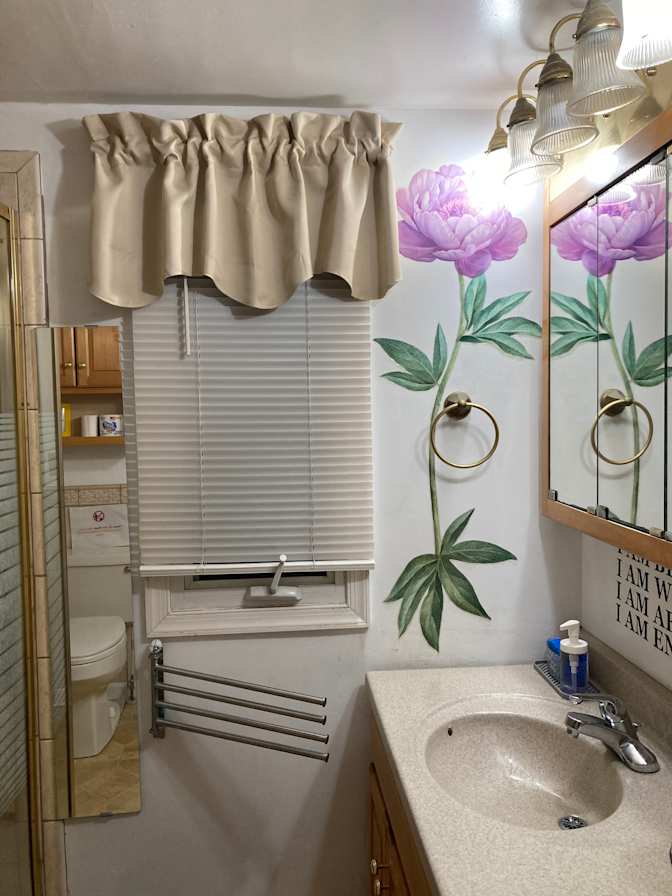 College Park Bed and Bath's's room