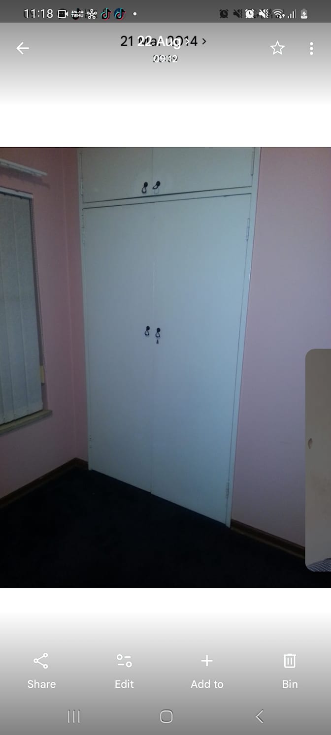 Bangiso's room