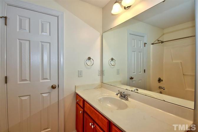 Alcove Rooms's room