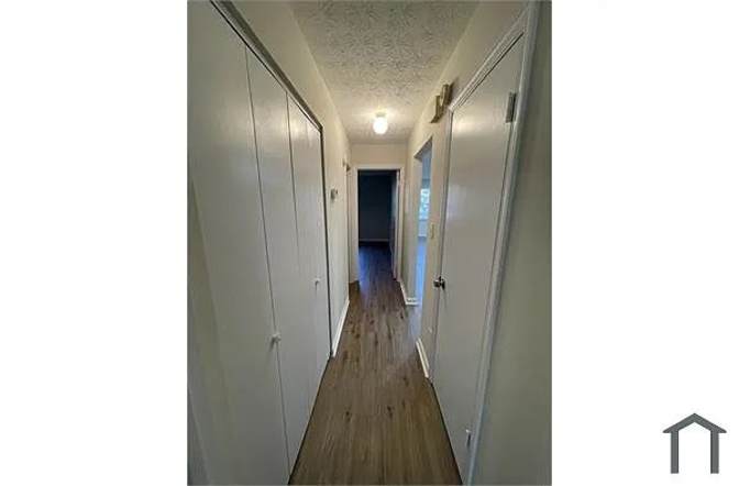 Alcove Rooms's room