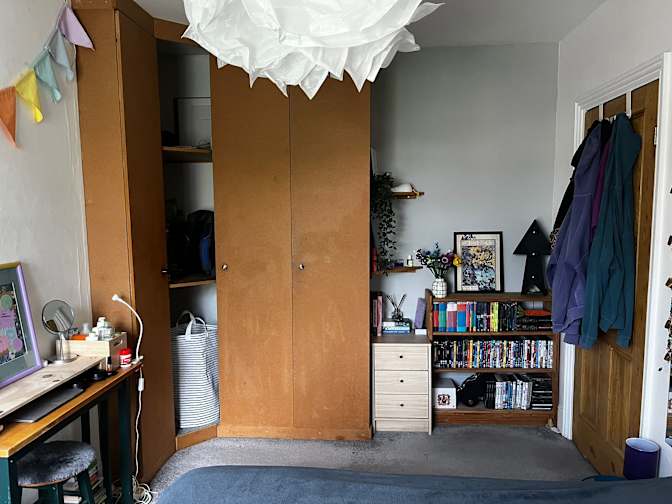 Kevin Hayes's room