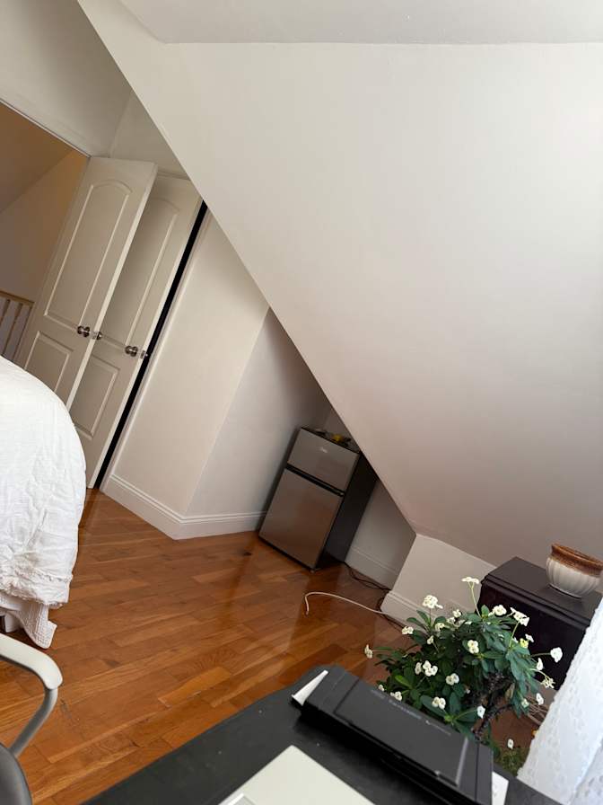 Yoya Henriquez's room