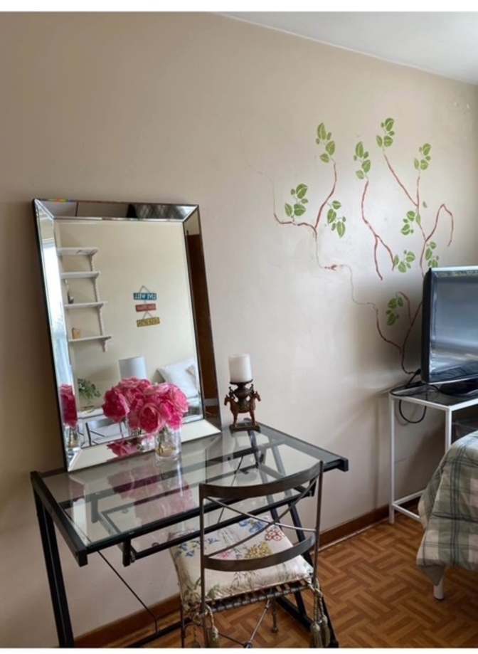 Ana's room