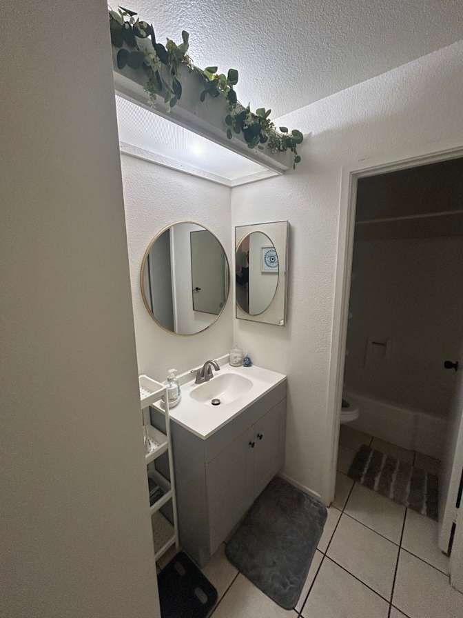 gabriel f.'s room