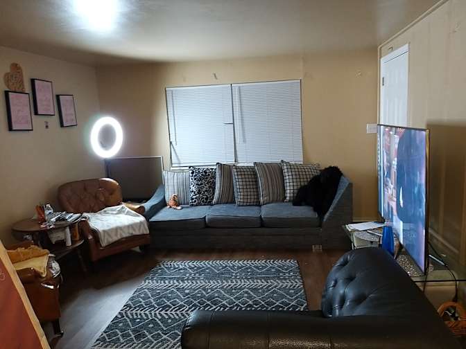 Shawna M's room