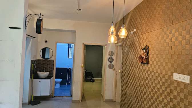 Santhsoh's room