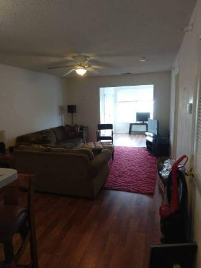 Alcove Rooms's room