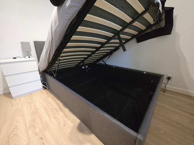 Cem's room