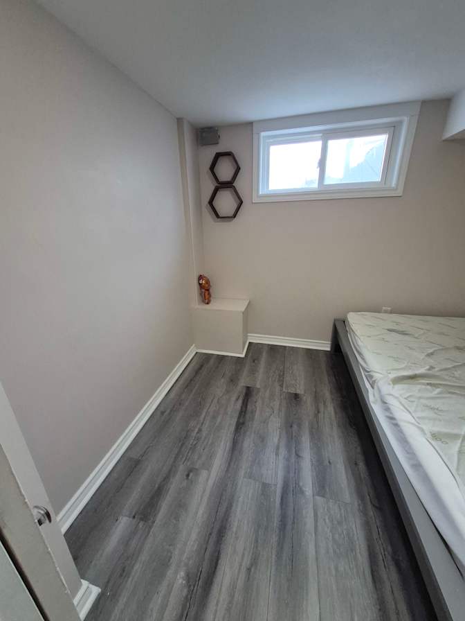 Phong's room