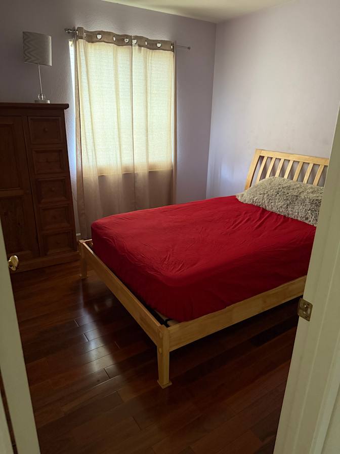 Raul's room