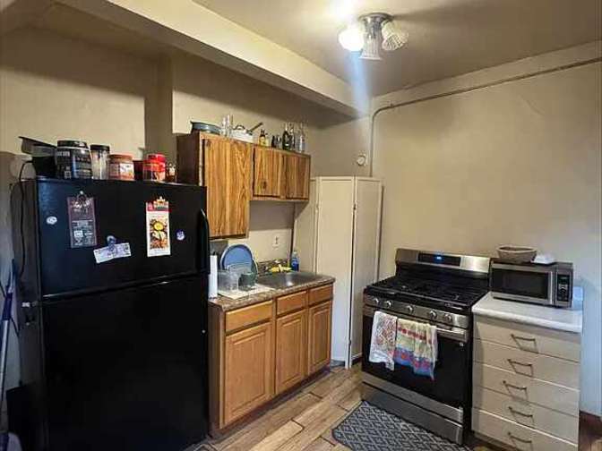 Spacious and bright Two-bedroom One-bath apartment's room
