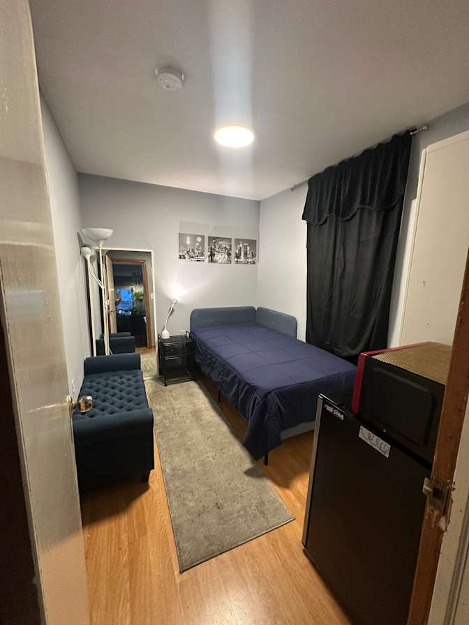 Edison's room