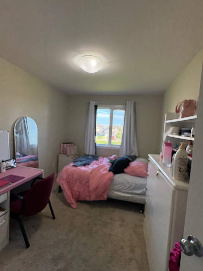 Naomi's room