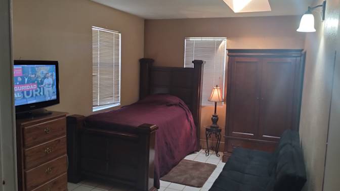 Juan carlos's room