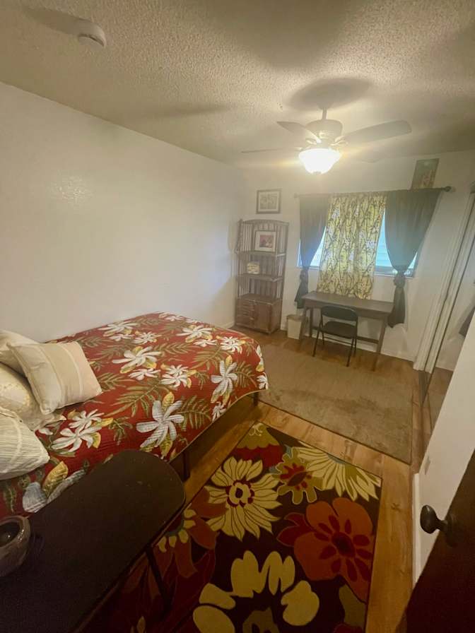 LATOYA's room