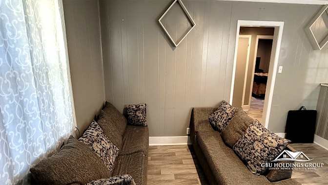 GBU Holdings Group's room