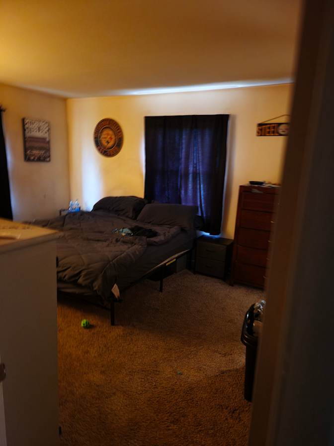 Lee Kinard's room