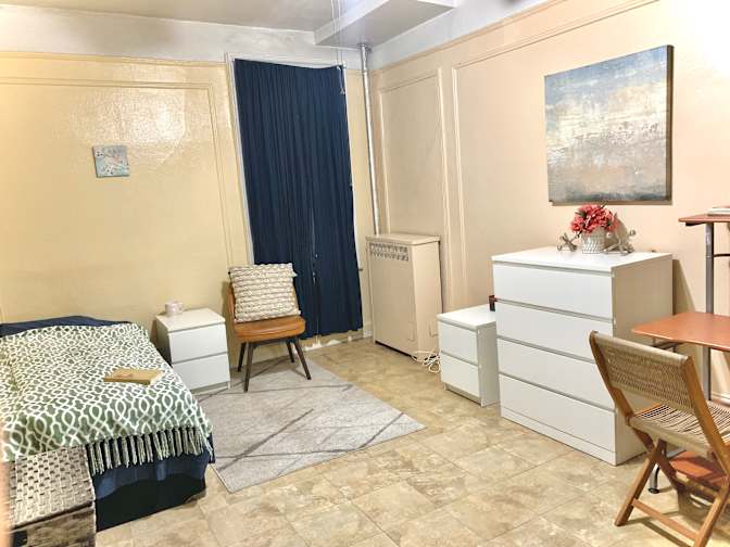 Liz's room
