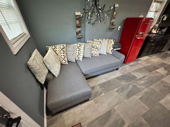 Alcove Rooms's room