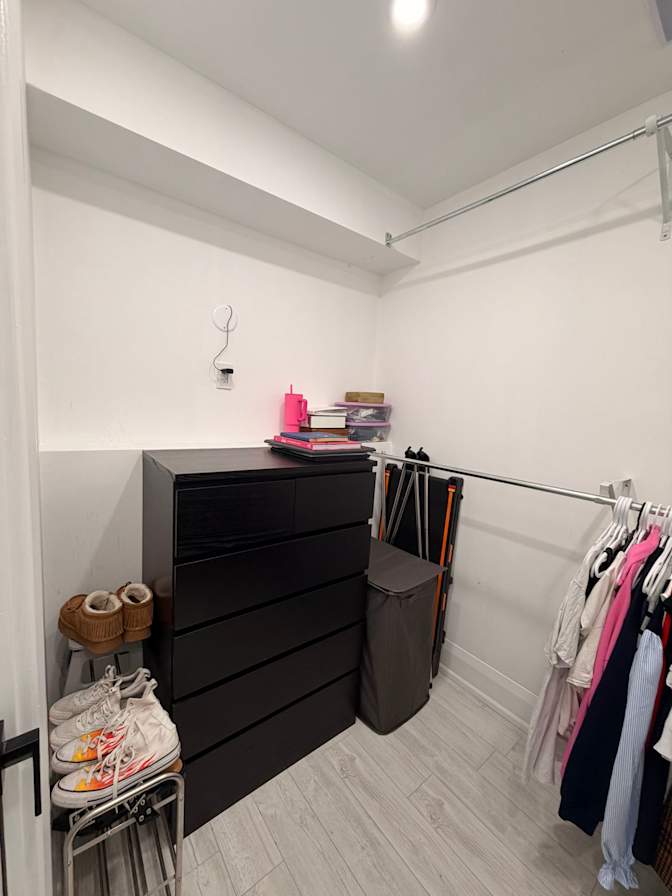 Natasha Mendes's room