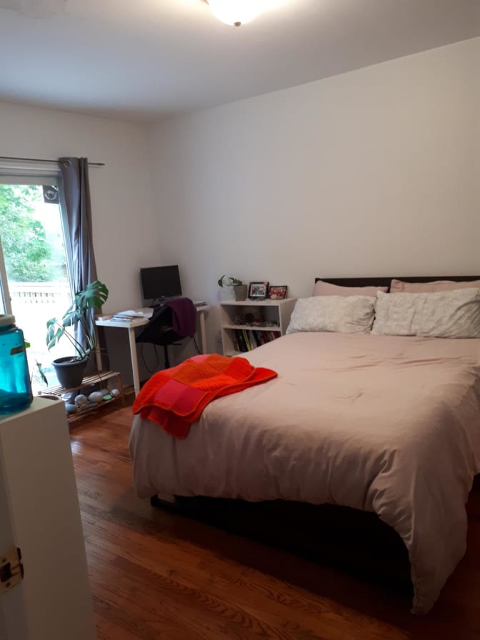 Sandi's room