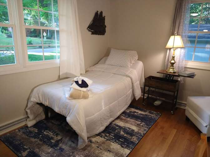 Alcove Rooms's room