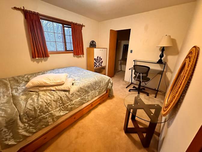 Suzanne Villeneuve's room