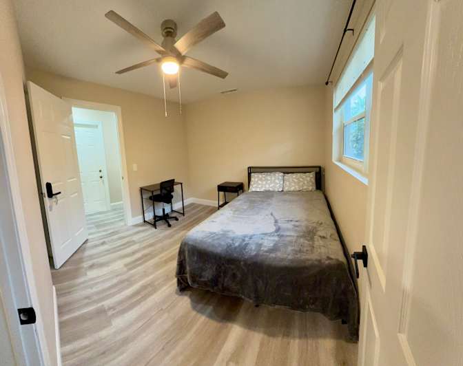 Dee's room