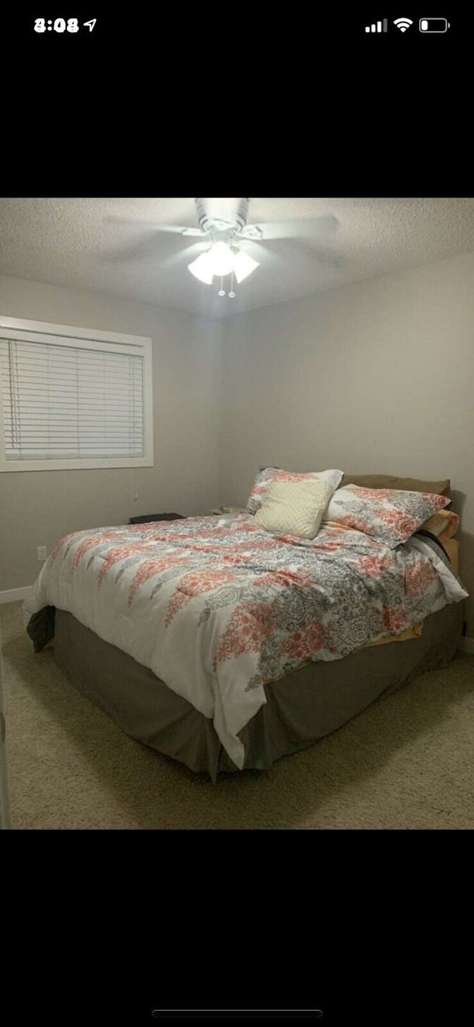 Caroline's room