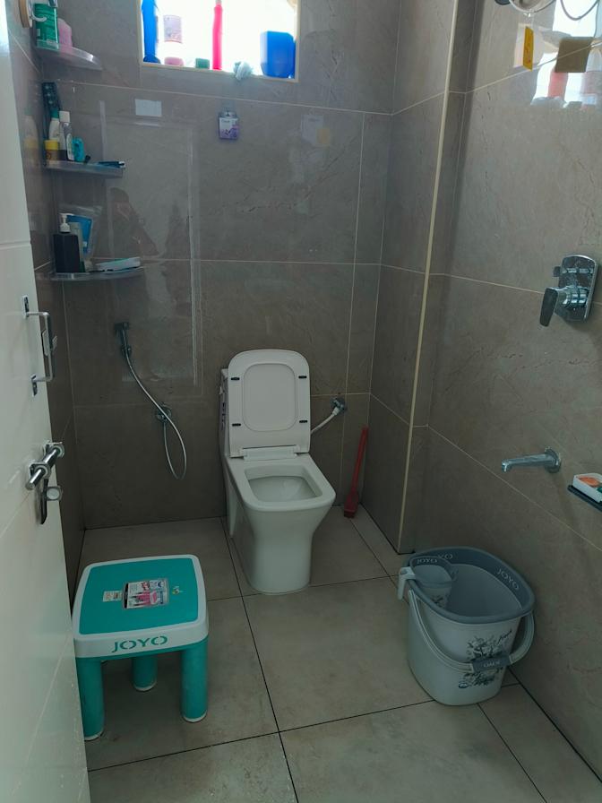 Ashish Jalota's room