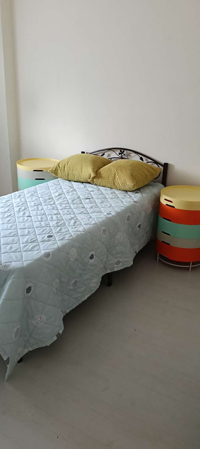 Yen's room