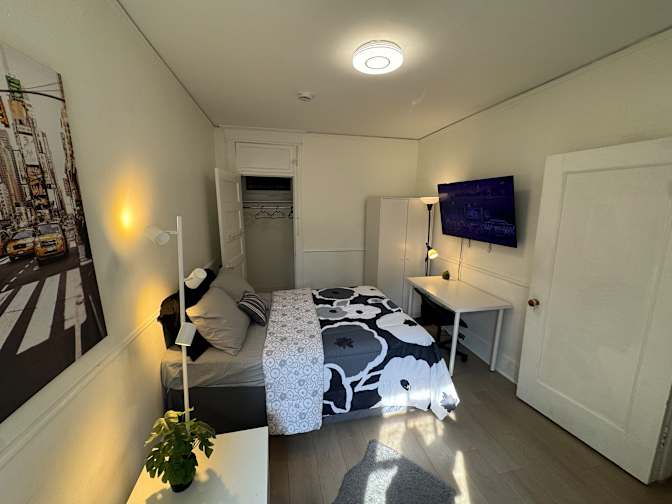 Alona's room