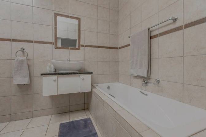 Mthokozisi's room