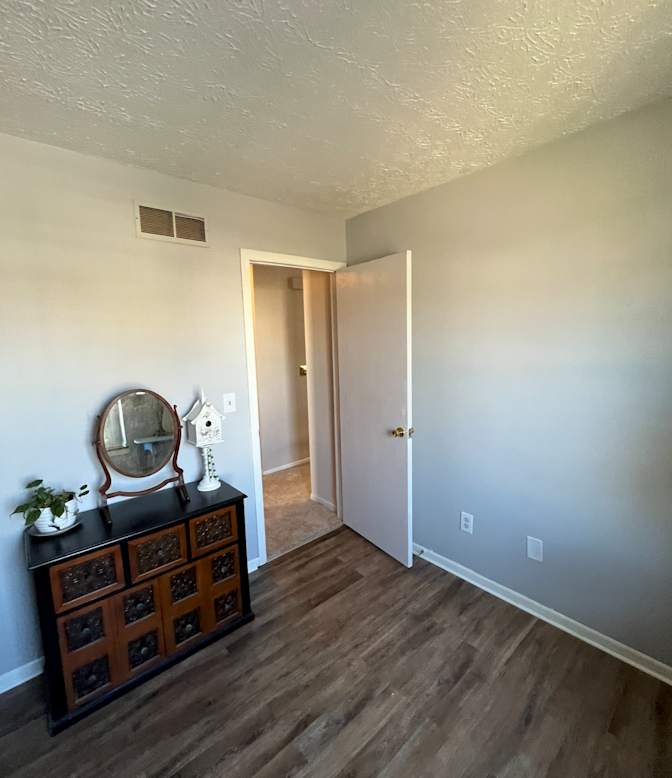 Thomas's room